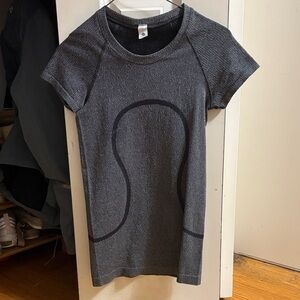 Lululemon top